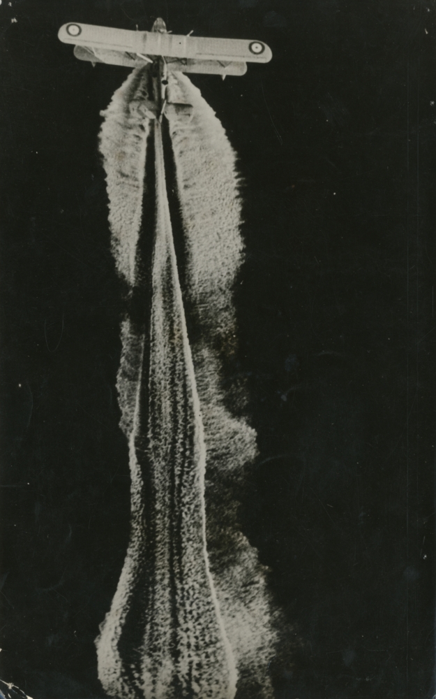 Neznámý autor, Letadlo (Ahoj, č. 50, s. 2), 1930-1949, fotografie, papír, Moravská galerie v Brně
